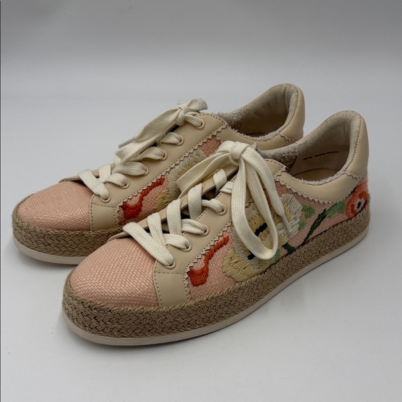 Dolce Vita Shoes - Dolce Vita Azalia Floral Embroidered Women's Sneakers